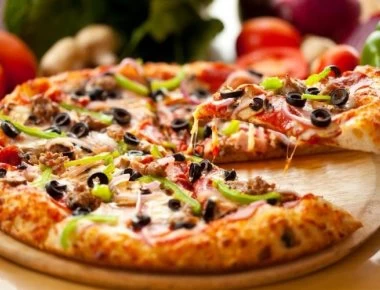 Συνεργασία «κόλαση»: Pizza Hut και KFC ετοιμάζουν την πίτσα της 10ετίας! (φώτο)